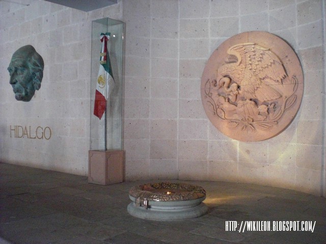 [Recinto_Heroes_01.JPG]