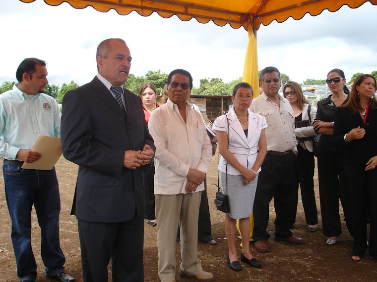 COLOCACIÓN DE LA PRIMERA PIEDRA DEL PARQUE CIENTIFICO EN LA UNACHI