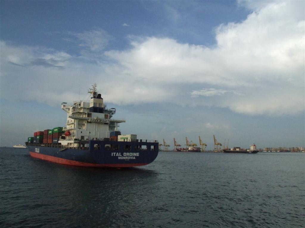 [FERRY0011+(Large).JPG]