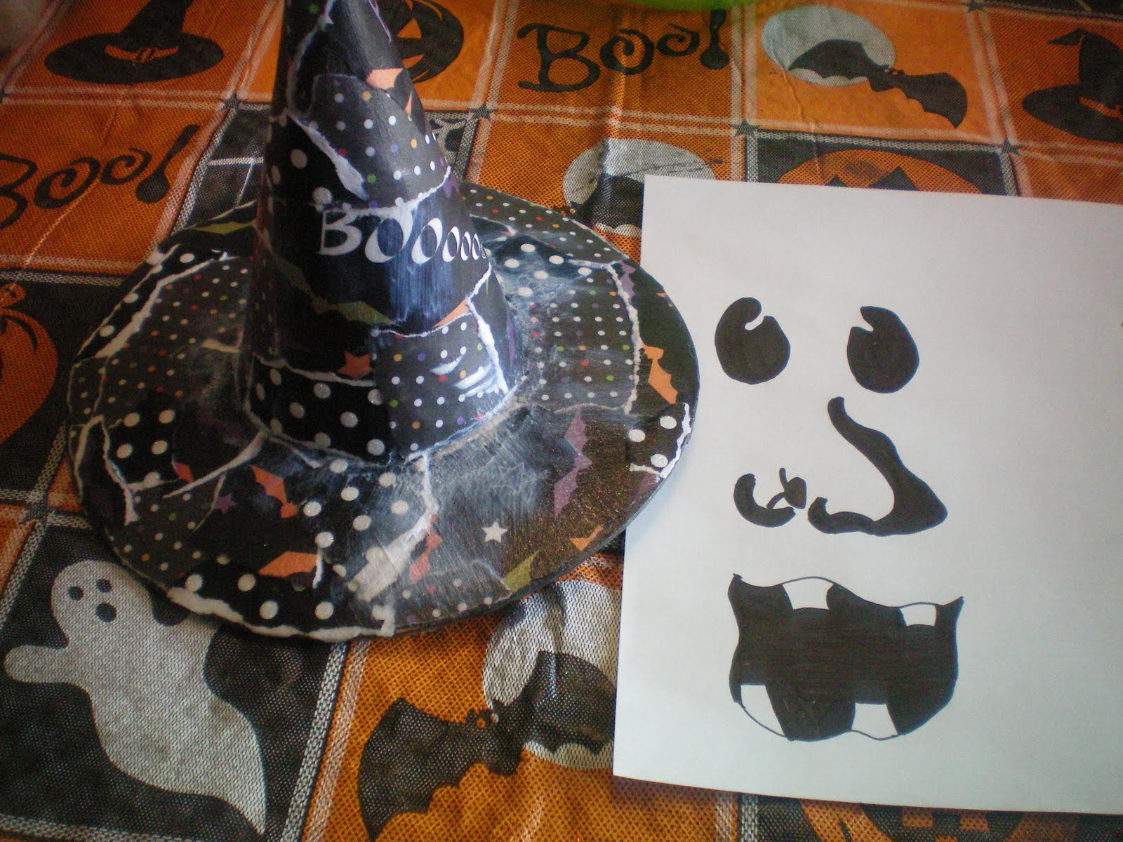 [witchhatfacetoo.jpg]