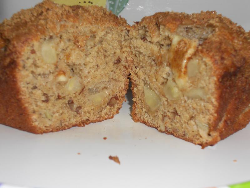 Do You Smell That!!? Banana Apple Pecan Bread