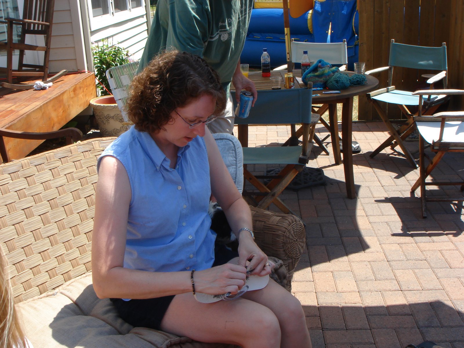 [Susan+knitting.JPG]