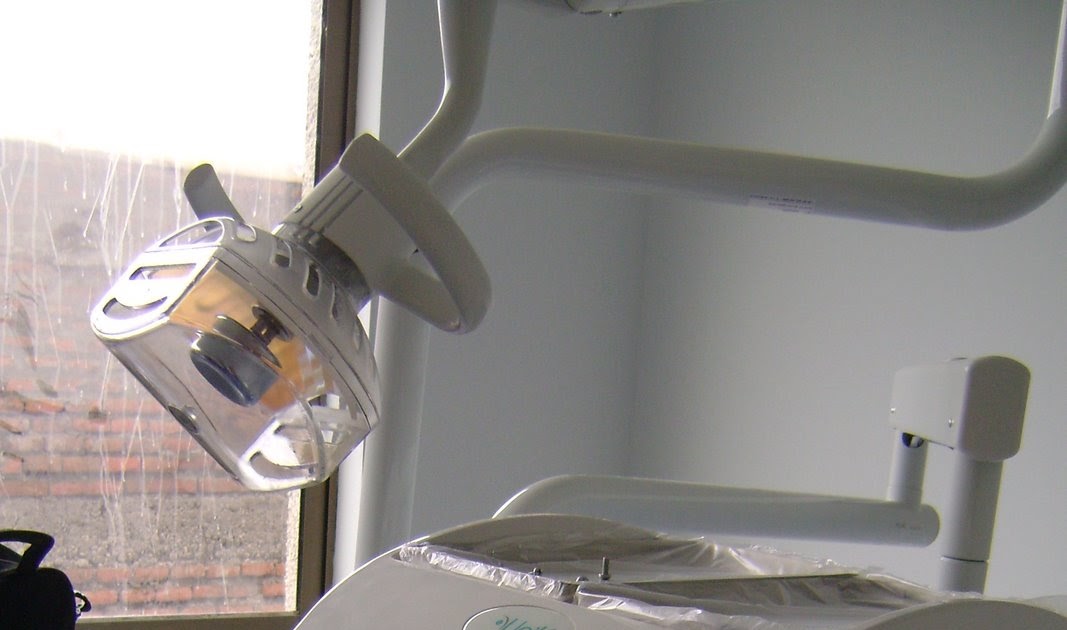 Clínica dental Dr. Juan Pablo Jara Instalación de equipo dental.