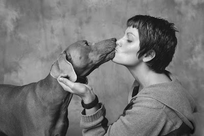 b+w+dog+kiss.jpg