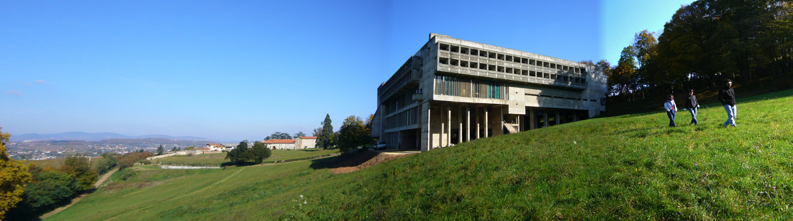 [1Latourette+exterior+(12)pano1a.jpg]