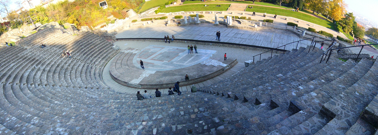 [11Roman+Forum+(4)pano1.JPG]