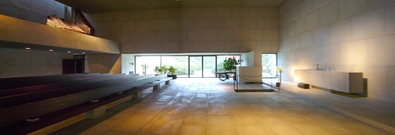 [HolyCross_M+(7)pano.JPG]