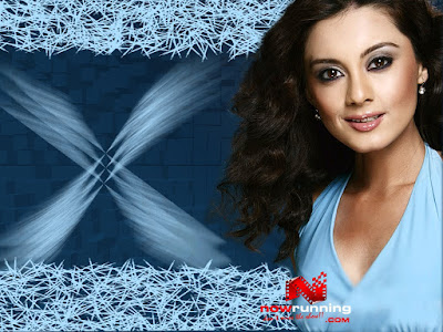Free Manisha Lamba Wallpaper Image : Blue Background , Actress Manisha Lamba 