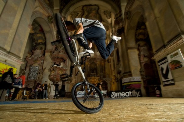 [21961_100288900001400_100000608704580_6011_5616336_n.jpg]