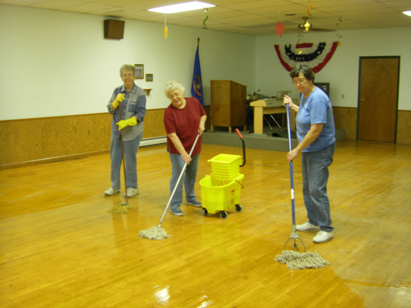 [scrubbing-floor-at-sr-center.jpg]