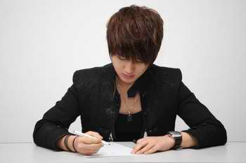 [Yesung+(2).jpg]