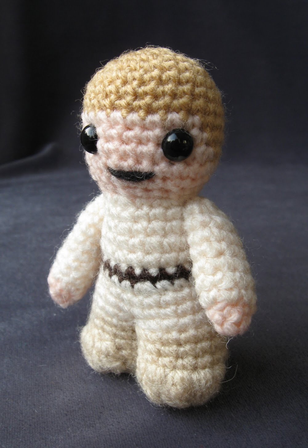 Crookedbrains: Starwars Mini Amigurumi Patterns.