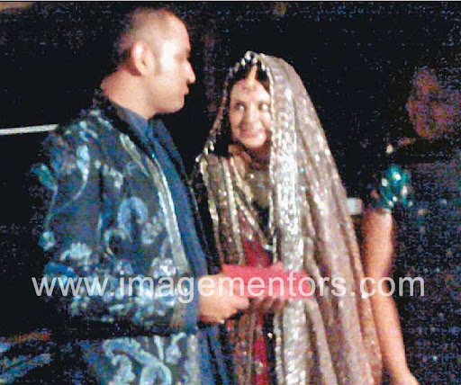 Dhoni Wedding Pics, Dhoni Sakshi Marriage Pictures