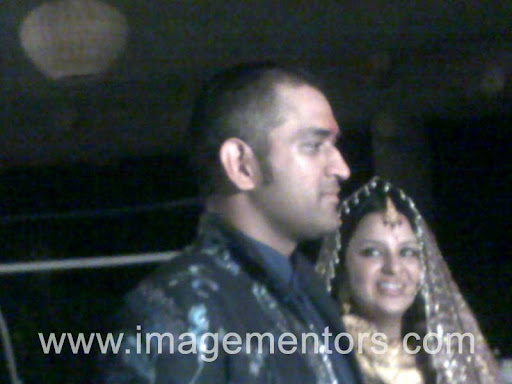 Dhoni Wedding Pics, Dhoni Sakshi Marriage Pictures