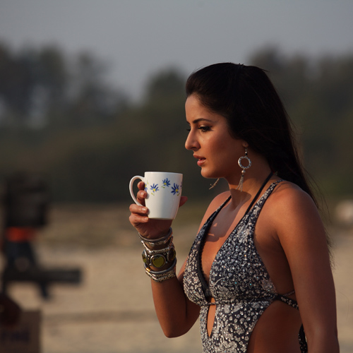 Katrina Kaif Hot Unseen Pics from Sets of Race Movie - Unseen Pictures - Famous Celebrity Picture