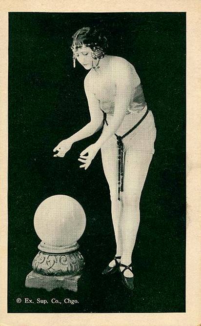 POSTCARD - CHICAGO - EXHIBIT SUPPLY COMPANY - ARCADE CARD - PIN-UP - WOMAN POSTCARD - CHICAGO - EXHIBIT SUPPLY COMPANY - ARCADE CARD - PIN-UP - WOMAN