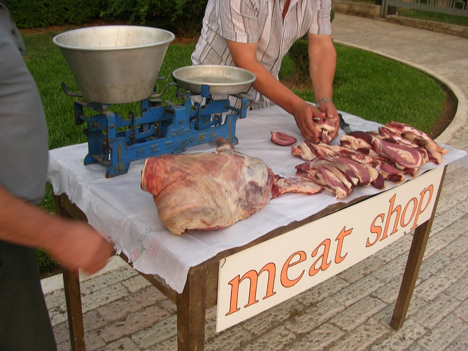 [12-+meat+shop-+performance.JPG]