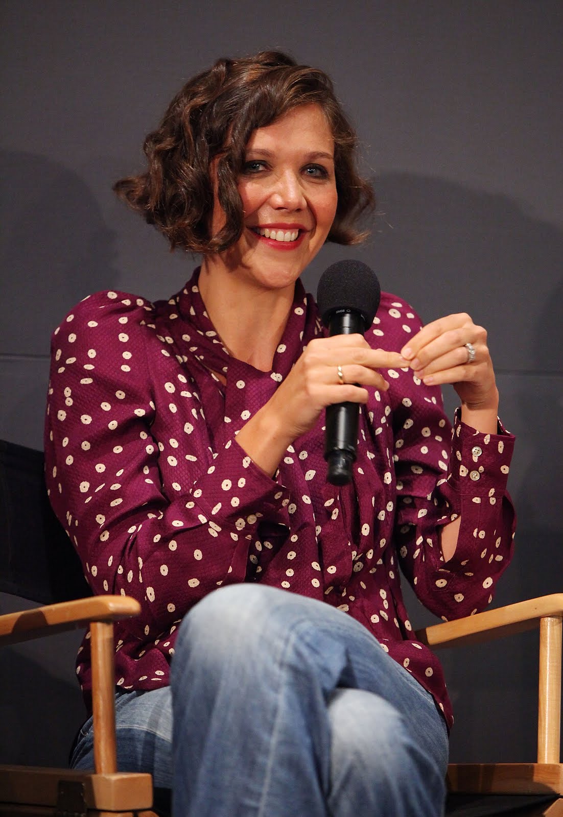 http://3.bp.blogspot.com/_O-oqWBGm-6c/TQe5EJ6dh2I/AAAAAAAAgrc/QTX2Hr-rRnE/s1600/80021_Maggie_Gyllenhaal_August20107_122_21lo.jpg