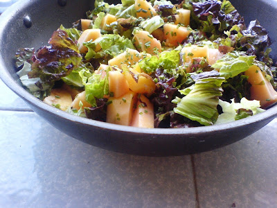 Papaya and Lettuce Salad
