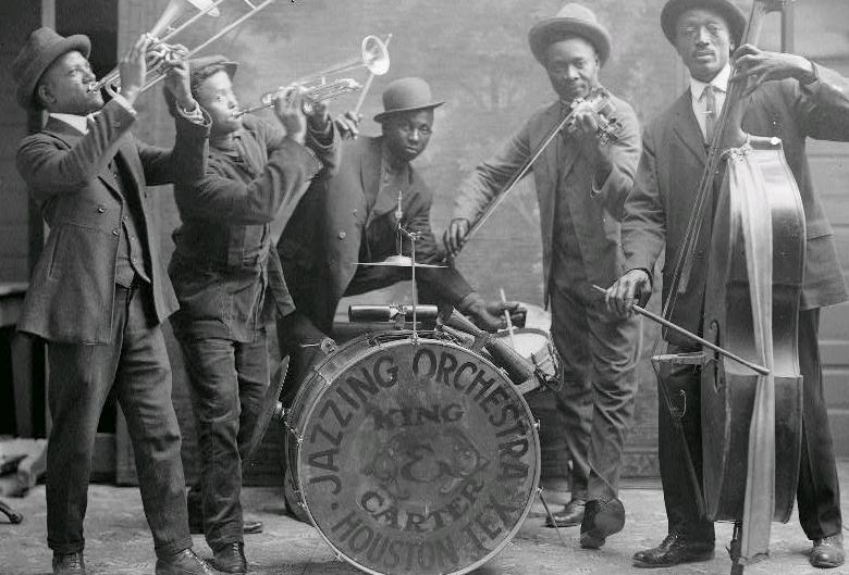 external image Jazzing_orchestra_1921.JPG