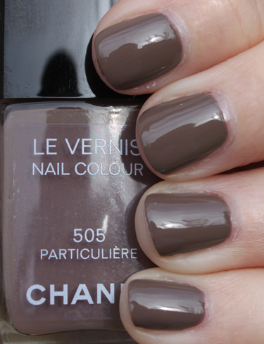 We all know that Chanel 505 is the most popular nail polish in these recent