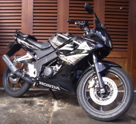 HONDA CBR 150 2010