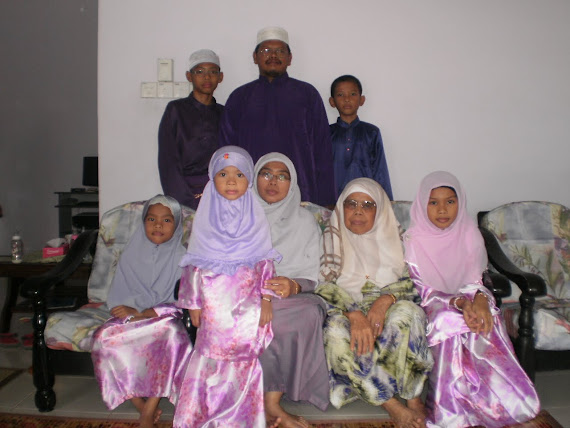 Bersama Keluarga Di Pagi AidilFitri 2009
