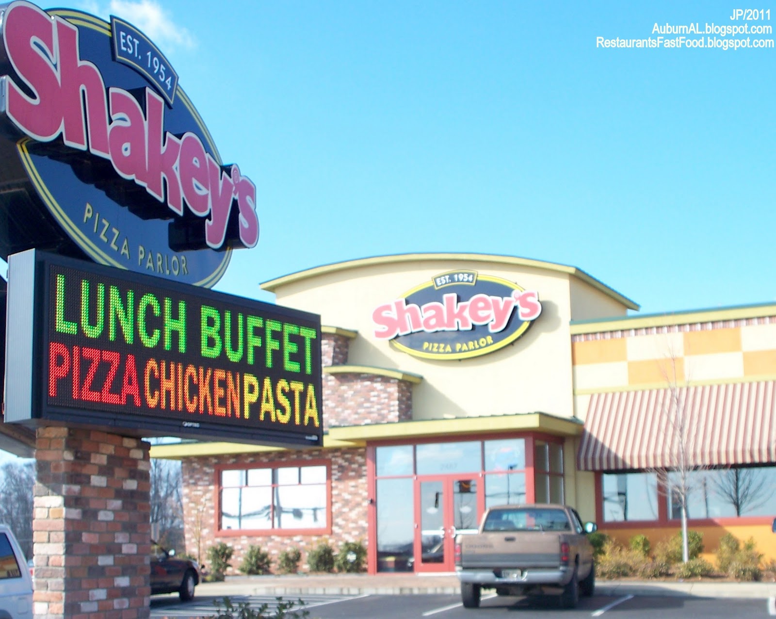 Shakey27spizzasignauburnalabama2cshakey27spizzaparlorbuffet Restaurantauburnopelikaaljpg 1 Buffet Restaurant Trip Advisor Best Places To Eat