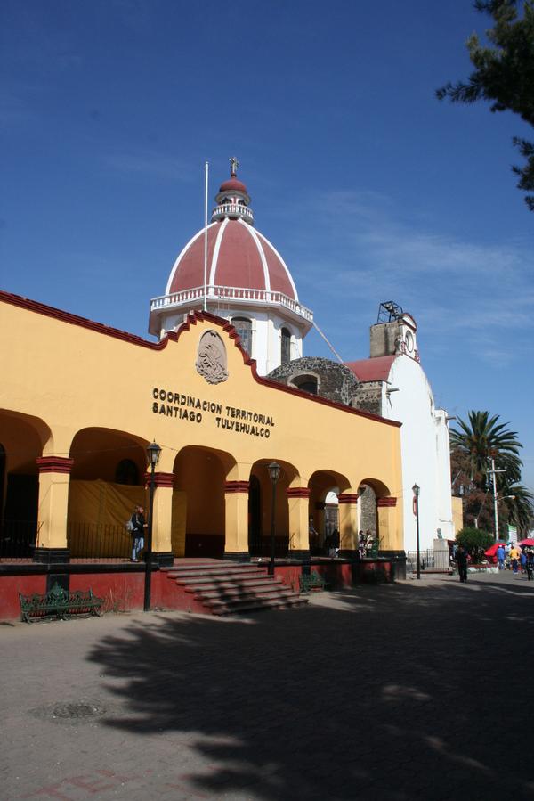 Plaza "Quirino Mendoza y Cortés"