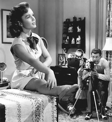 Debbie Reynolds would pose for anyone.