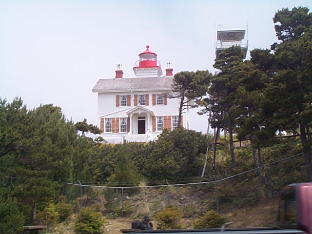[17-Yaquina+Bay+lighthouse.jpg]