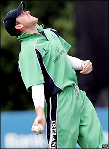 [Eire_trent_johnston_CWC2007.jpg]