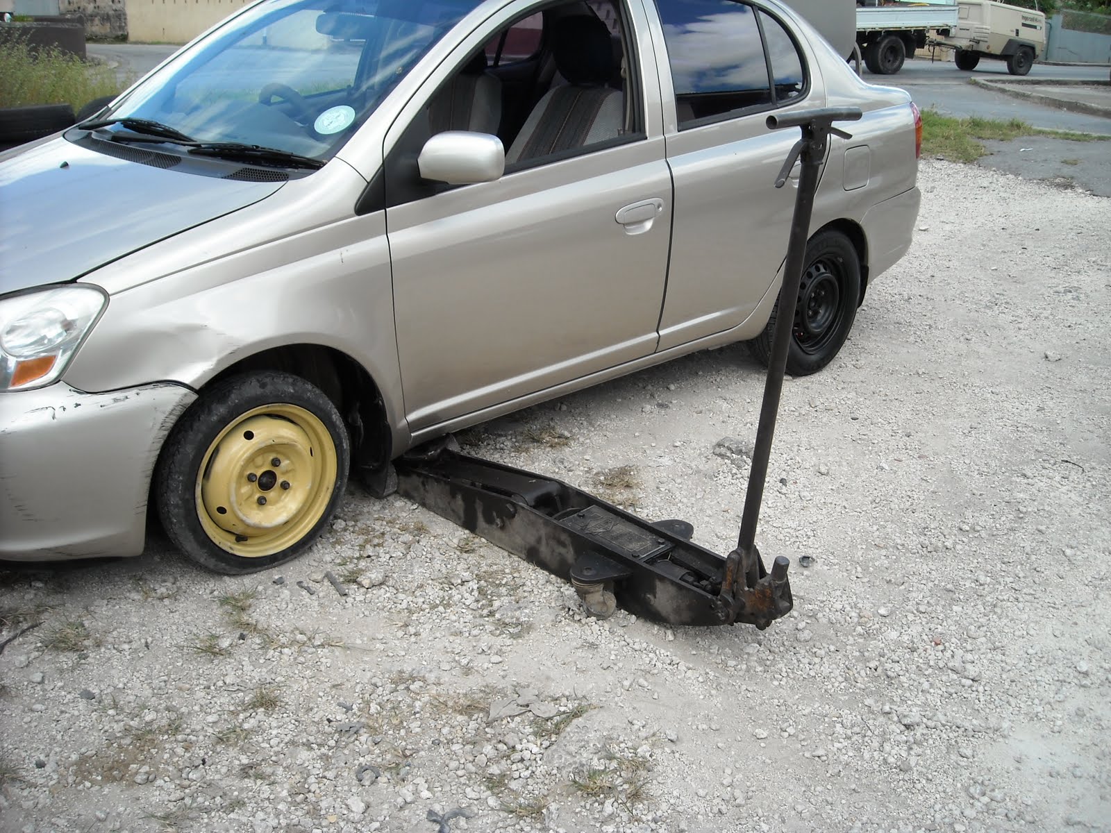 [Tyre_03.JPG]