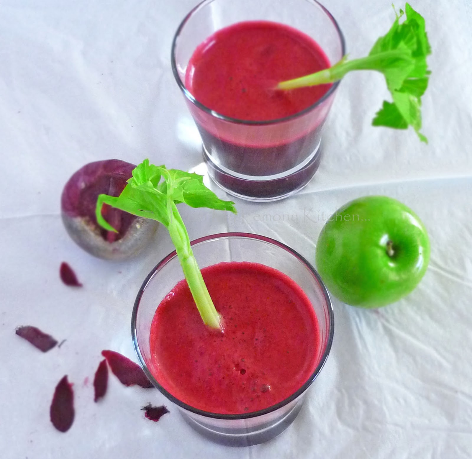 Beetroot, Apple and Carrot Juice Lisa's Lemony Kitchen