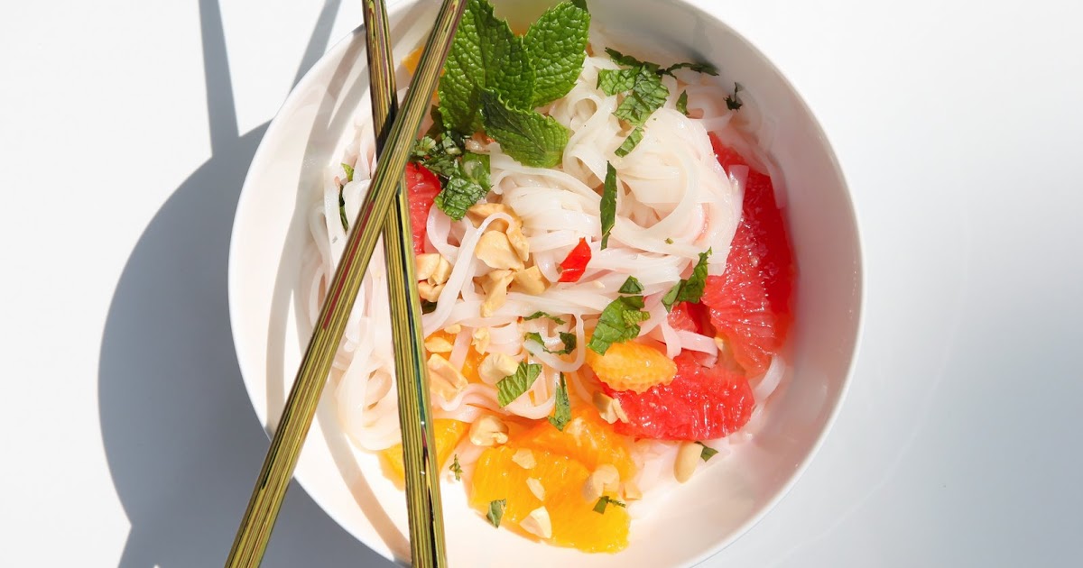 The 10 cent Diet Spicy Garlic Rice Noodles with Grapefruit, Tangerine