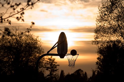[basketball+hoop.jpg]