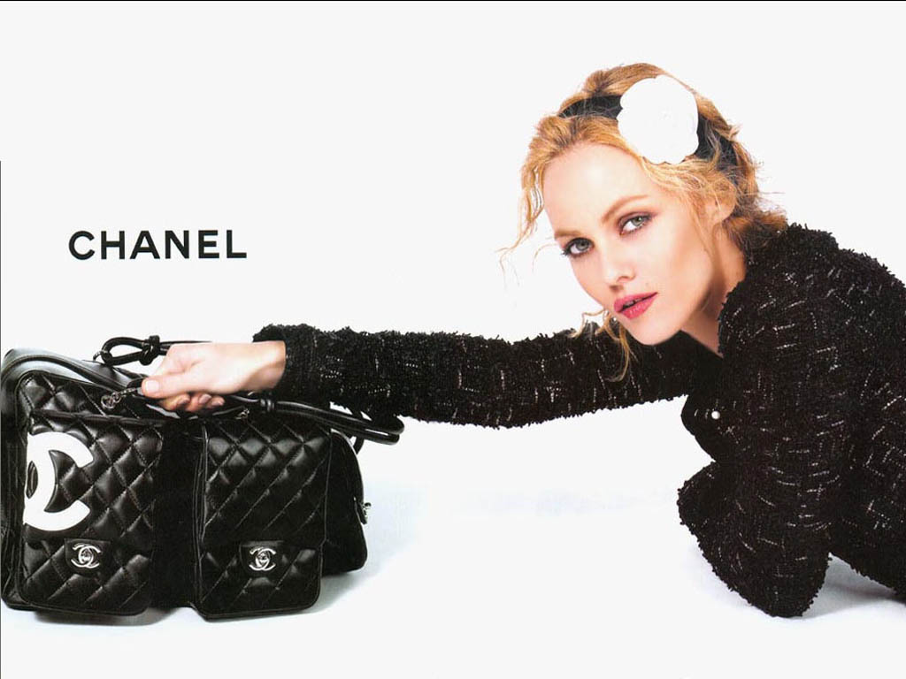 http://3.bp.blogspot.com/_OXZg4kzTBik/TEj5yFywg8I/AAAAAAAAAkE/h1fr3H5bprg/s1600/Vanessa-Paradis-Chanel-chanel-2561066-1024-768.jpg