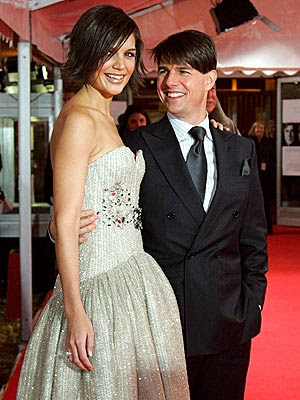 tom cruise and katie holmes height difference. WHY DO PEOPLE HATE TOM CRUISE?