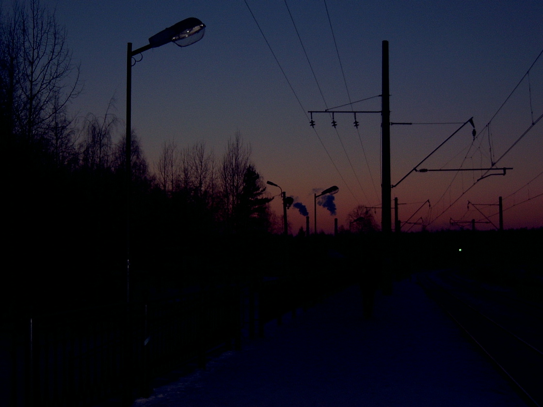 [Вечером+на+платформе1.JPG]