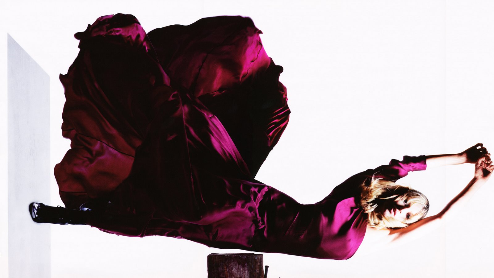 [kate+moss+wildflowers+04.jpg]