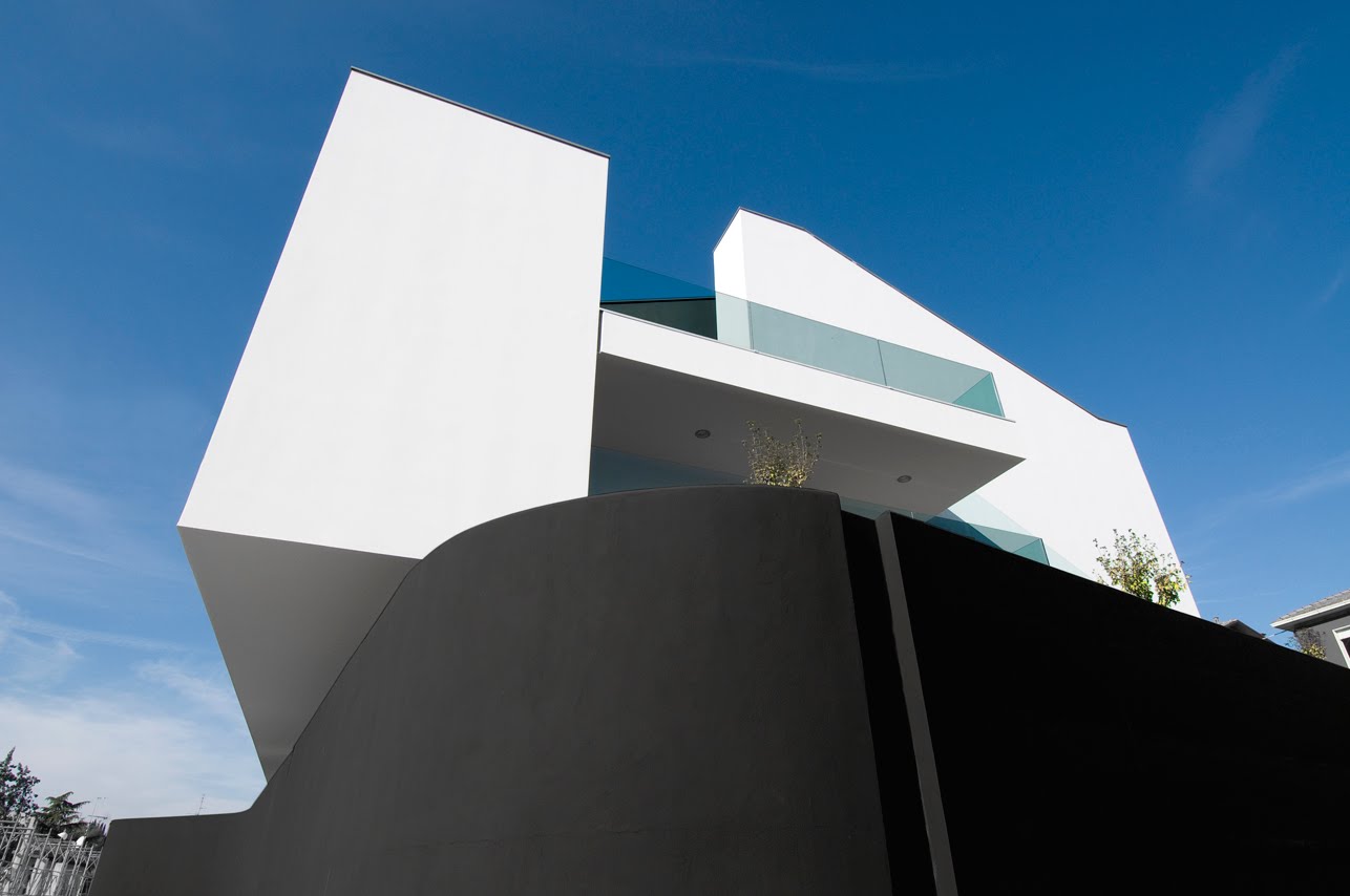[Cesena+Apartments+by+Tisseli+Studio+03.jpg]