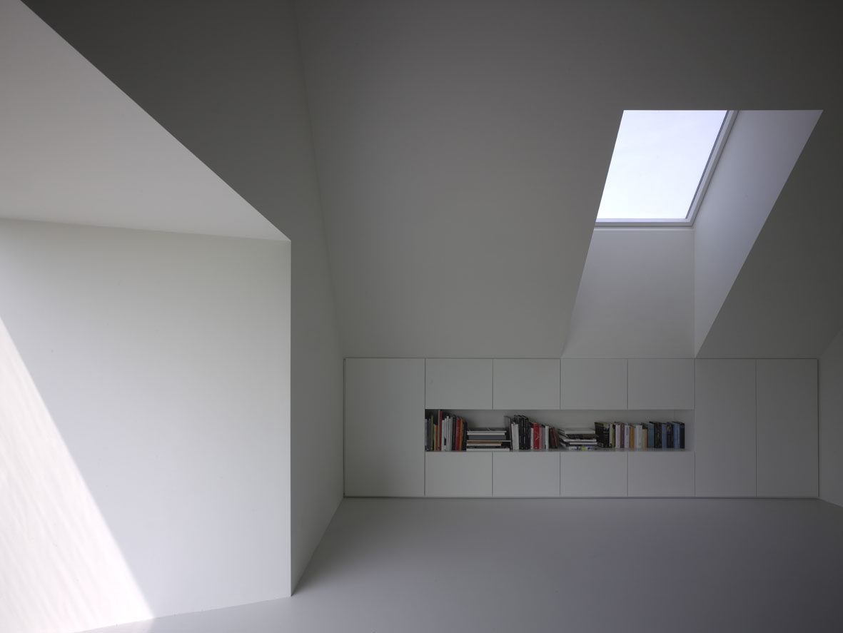 [House+Bierings+by+Rocha+Tombal+06.jpg]