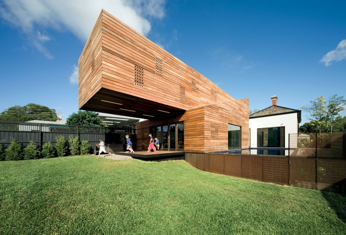 [The+Trojan+House+01.jpg]