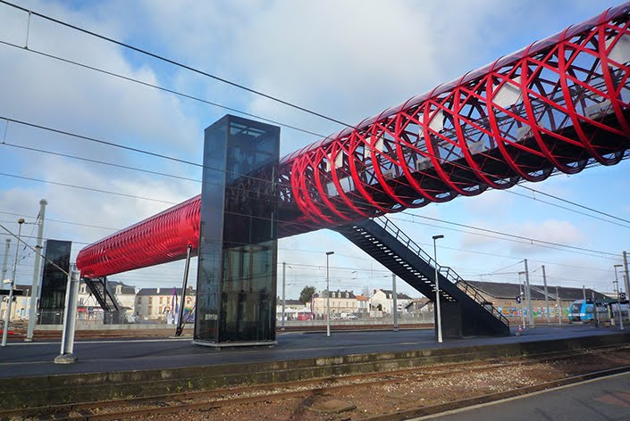 [La+Roche-sur-Yon+Bridge+05.jpg]