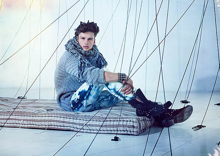[Simon+Nessman+by+Taki+Bibelas+05.JPG]