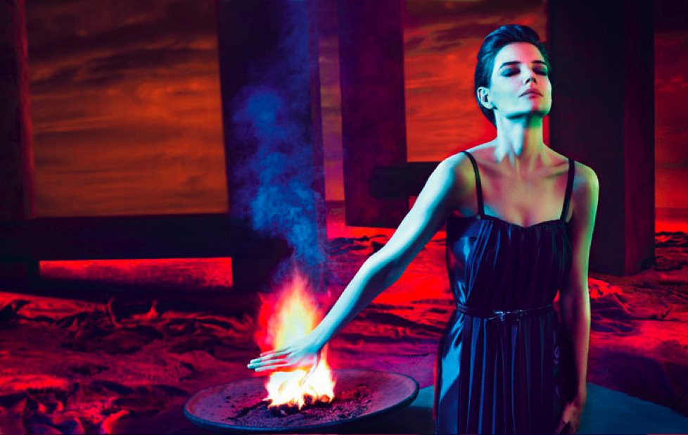 [Katie+Holmes+by+Mert+&+Marcus+03.JPG]