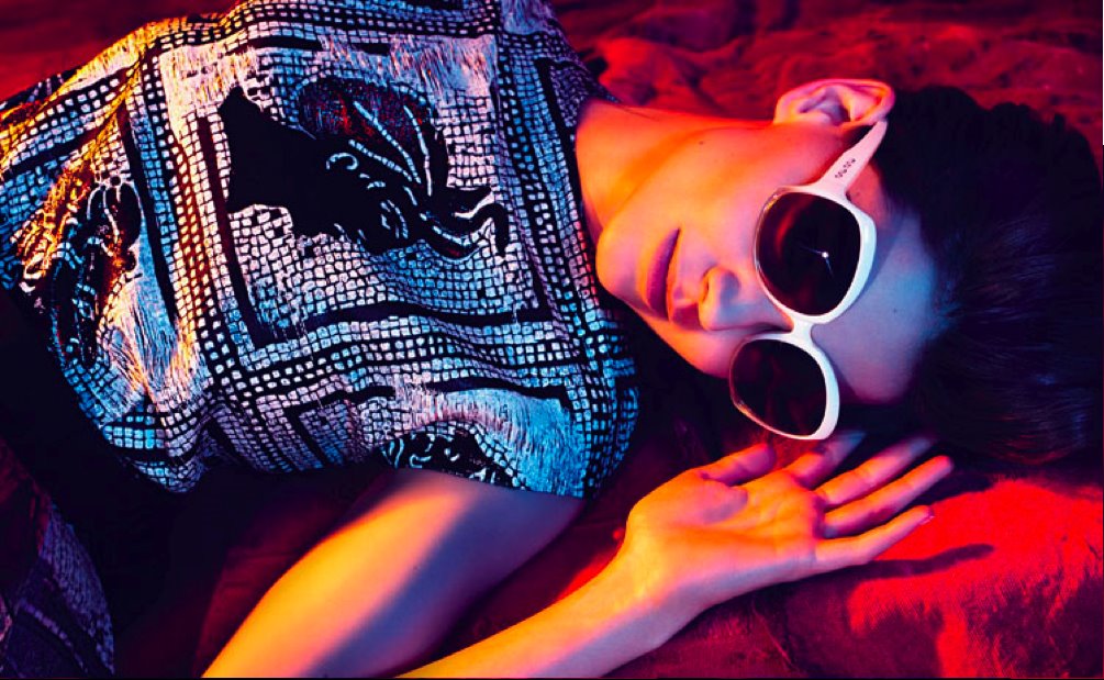 [Katie+Holmes+by+Mert+&+Marcus+14.JPG]