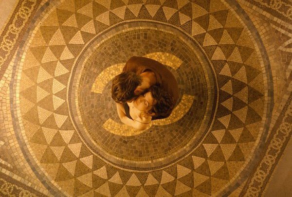 [Audrey+Tatou+for+Chanel+No.+5+03.JPG]