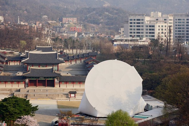 [First+Look+Prada+Transformer+07.JPG]