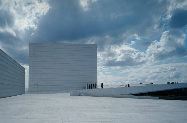[Operahouse+in+Oslo+by+Snohetta+02.jpg]